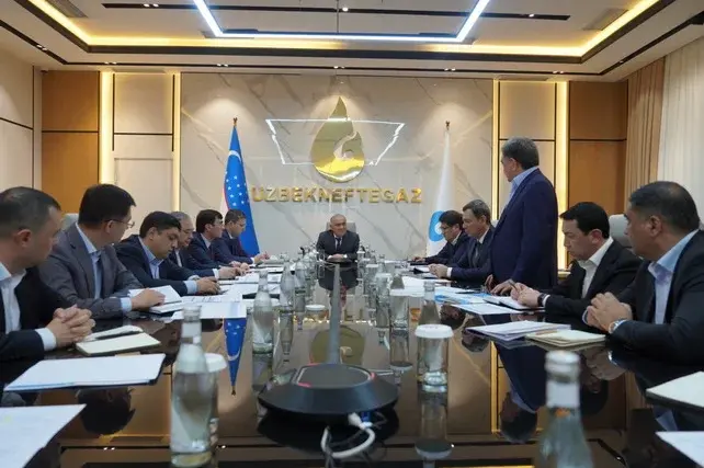 «Ўзбекнефтегаз» нефть базалари фаолиятини танқид қилди ва кадрлар ўзгаришини эълон қилди