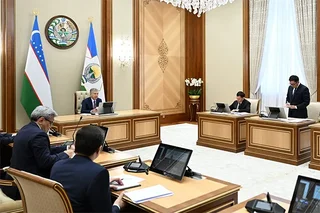 Мирзиёев жамоат транспорти ислоҳотларини тезлаштиришни буюрди