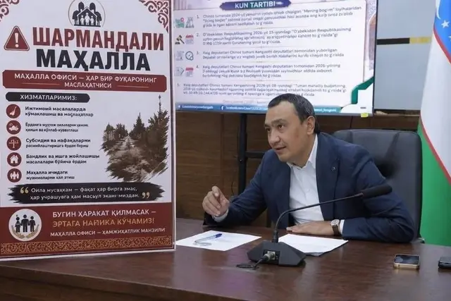 Chinaz District Khokim Admits Initiative Behind 'Shameful' Banners
