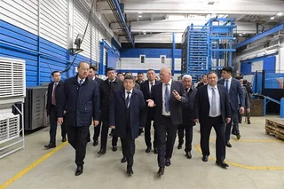 Глава Кабмина Кыргызстана ознакомился с работой завода Toshelectroapparat