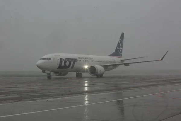 LOT Polish Airlines запустила регулярные полеты в Узбекистан