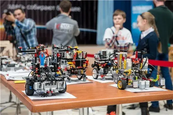 Мининновации объявляет телевизионный конкурс робототехники «RoboCUP»