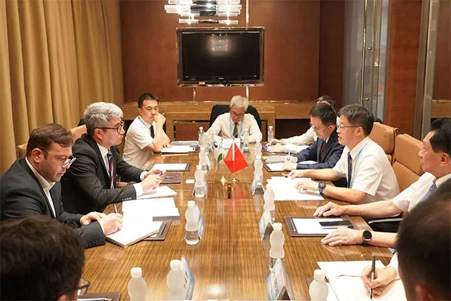 Uzeltekhsanoat and China Electronic Corporation Sign Memorandum in Beijing