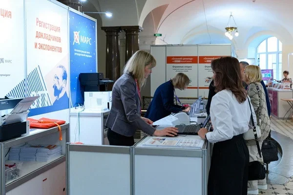 The Center for Obstetrics and Gynecology of Uzbekistan presented research at a medical forum in St. Petersburg