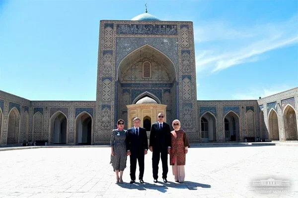 Presidents of Uzbekistan and Turkey visit Poi-Kalan Complex