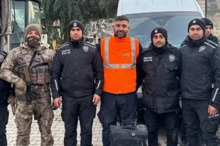 В турецком Хатае сотрудник муниципалитета обнаружил под завалами сумку с 4 млн долларов