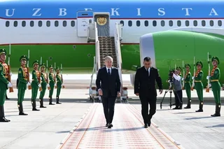 O‘zbekiston Prezidenti Turkmanistonga keldi