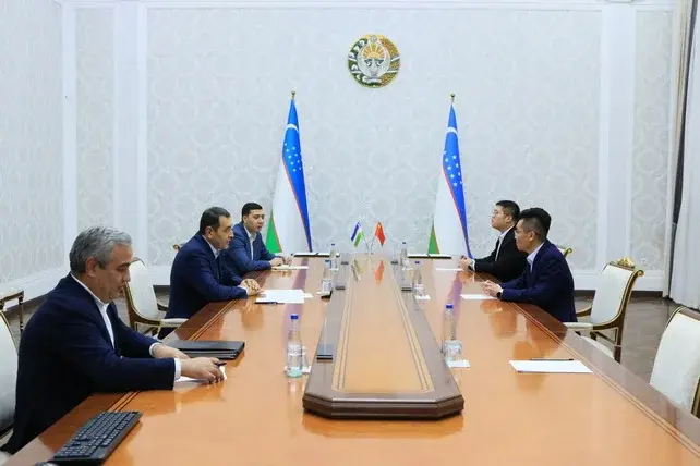 Farg‘ona: Xitoyning Aros IT kompaniyasi innovatsiyalar va agrotexnikaga oliy taʼlim muassasasi bilan hamkorlikda sarmoya kiritmoqda