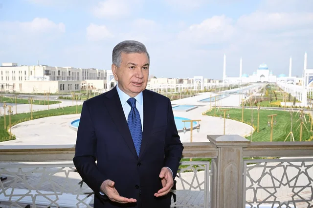 Mirziyoyev Samarqanddagi yangi Imom Buxoriy majmuasini ko'zdan kechirdi