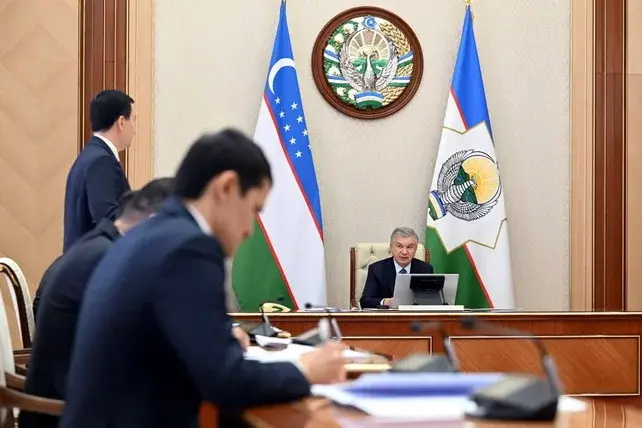 Ўзбекистон Президенти Қорақалпоғистонни ижтимоий-иқтисодий ривожлантиришнинг устувор вазифаларини муҳокама қилди