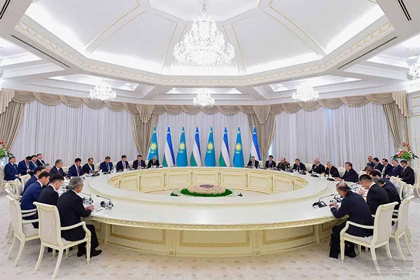 Узбекистан и Казахстан договорились реализовать совместные проекты