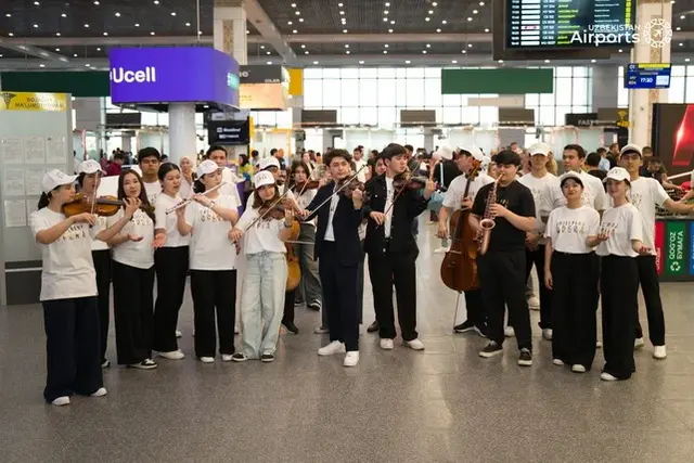 Opera Flashmob Held at Tashkent Airport