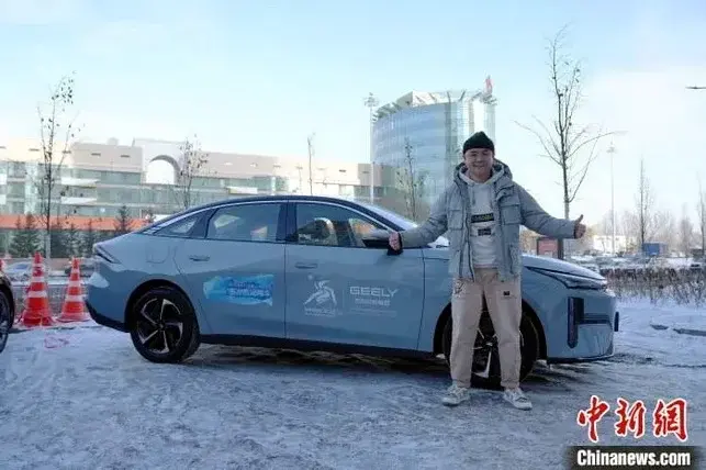 Китайский автолюбитель пересекает Великую шелковую дорогу на электромобиле: рассказывает миру о Китае через путешествие