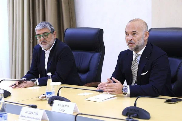 Министр МИПТ провел встречу с делегацией турецкой ERG International Group