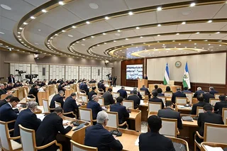 Mirziyoyev: «Muammolar ko‘rsatmalarni emas — yechimlarni kutyapti»