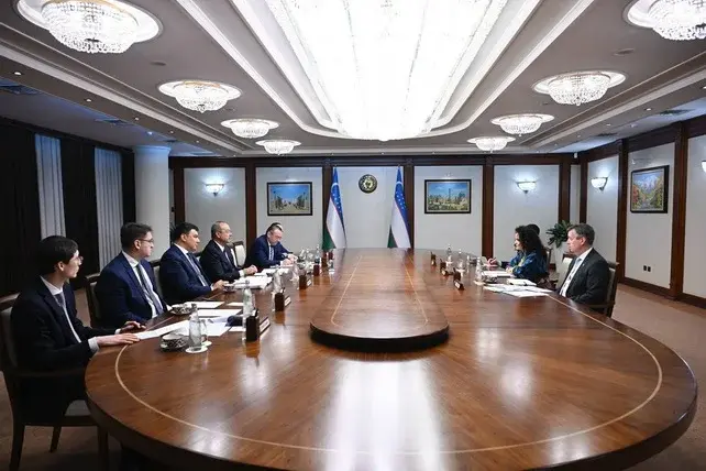 Ўзбекистон Бош вазири Яшил иқлим жамғармаси ижрочи директори билан «яшил» ривожланиш соҳасидаги ҳамкорликни муҳокама қилди
