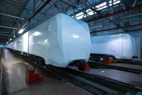 Tashkent metro receives two modern trains