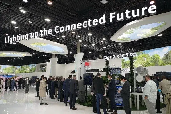 Делегация из Узбекистана посетила стенд Huawei в рамках Всемирного Мобильного Конгресса MWC22 в Барселоне.
