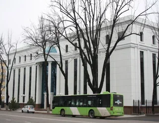 Tashkent city governor reverses its decision to demolish garages
