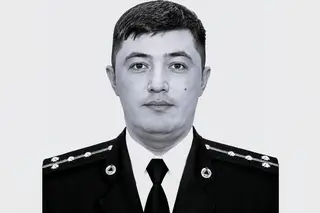 Спасатель МЧС погиб при эвакуации людей из пожара