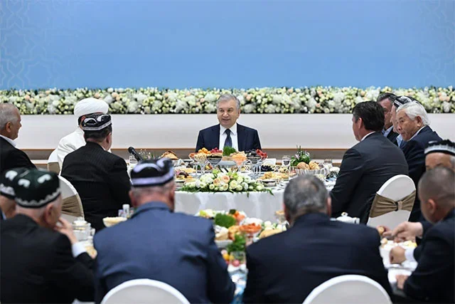 Shavkat Mirziyoyev attends Iftar, emphasizing unity and virtue