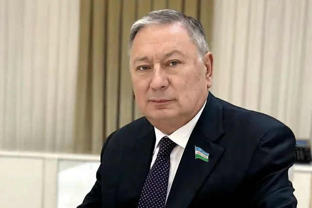 Senator Calls to Review Uzbekistan State Emblem Design
