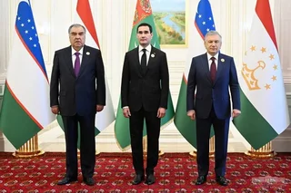 Ўзбекистон Президенти Ашхобод саммитида иштирок этди