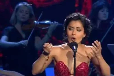 Sevara Nazarkhan collects 22 points in show “Toch-v-toch” (video)
