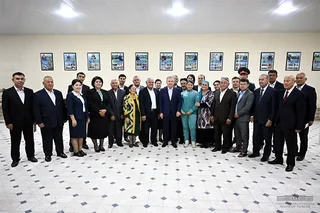 Президент Қаршидаги маҳаллада меҳмон бўлди