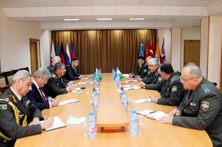 Defense Ministers of Uzbekistan and Azerbaijan discuss cooperation issues