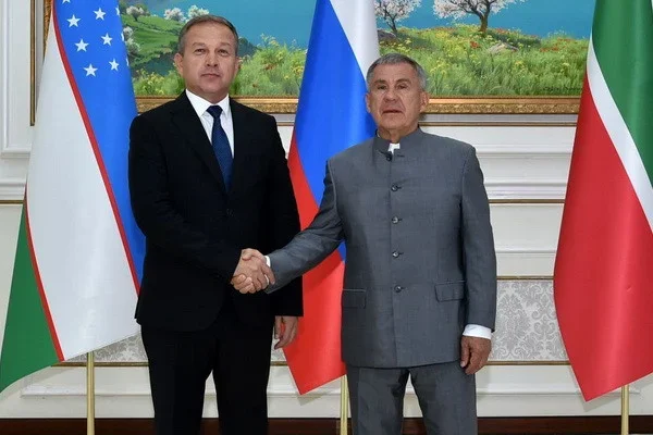 The head of Tatarstan visits a number of enterprises in Navoi