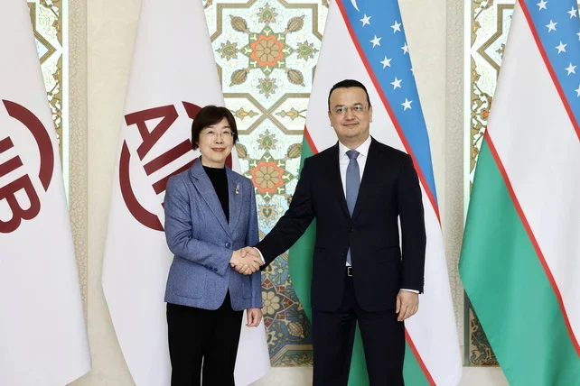 ISSV AIIB bilan xususiy sektorni moliyalashtirishni kengaytirish va yashil energiyani muhokama qildi