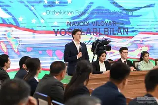 President holds a dialogue with youth