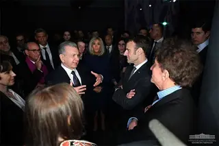 Shavkat Mirziyoyev and Emmanuel Macron get acquainted with the exhibition of the richest tangible cultural heritage of Uzbekistan