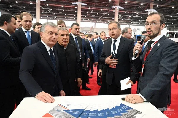 President of Uzbekistan visits an exhibition of Tatarstan’s industrial potential