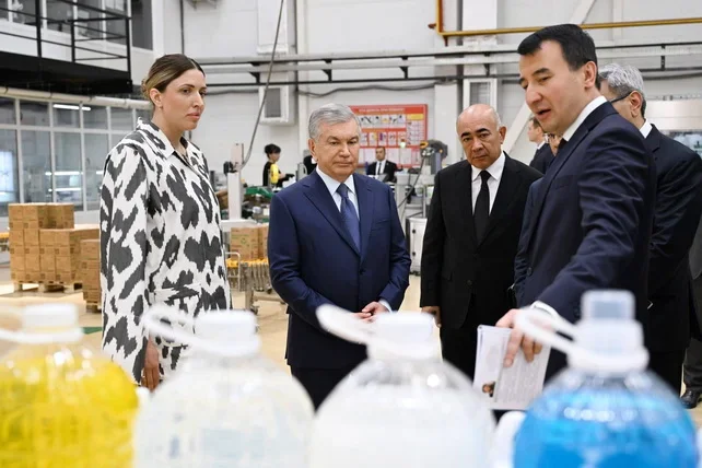 President Mirziyoyev Reviews BCG Group OZ Operations in Chirchik