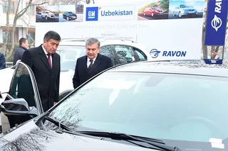 Президент Кыргызстана посетил Узэкспоцентр