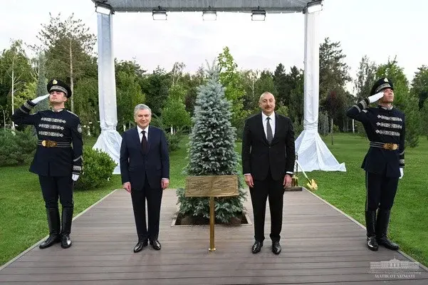 Presidents of Uzbekistan, Azerbaijan plant a tree together as a symbol of new aspirations