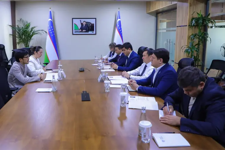 Uzbekistan and Hong Kong Discuss Transport Infrastructure