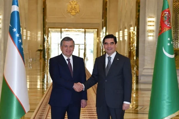Президенты Узбекистана и Туркменистана провели переговоры в Ашхабаде