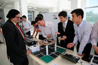 Тошкент шаҳридаги Инҳа университетида “IUT Embedded Systems Design Exhibition 2017” кўргазмаси ўтказилди
