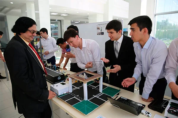 Тошкент шаҳридаги Инҳа университетида “IUT Embedded Systems Design Exhibition 2017” кўргазмаси ўтказилди