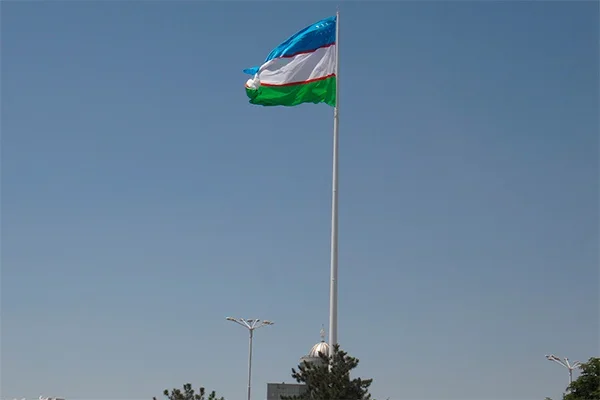 Самый высокий флагшток в Узбекистане установлен на площади Дружбы народов