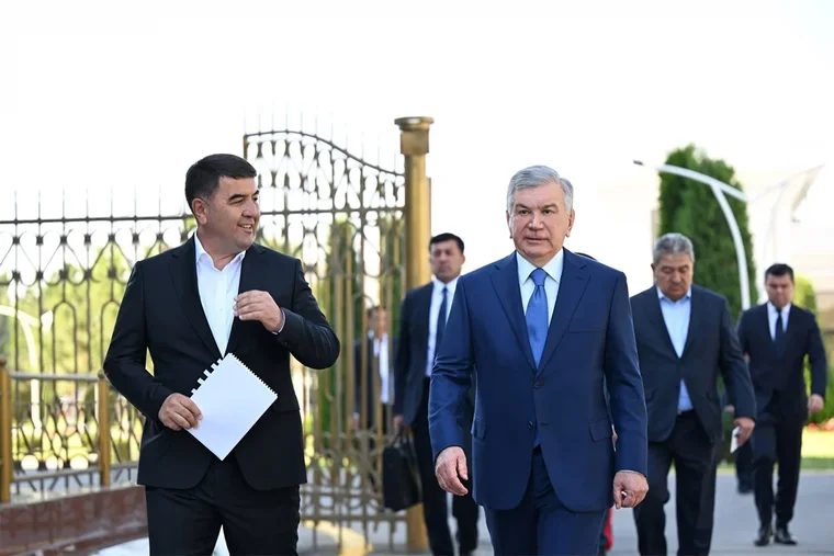 Шавкат Мирзиёев ознакомился с ходом строительства нового терминала аэропорта Намангана