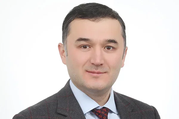 Бобур Шамсиев перешел в Dentons на должность партнера практики в области энергетики в Узбекистане