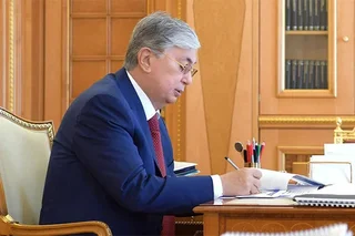 Президент Казахстана ратифицировал договор с Узбекистаном о союзнических отношениях