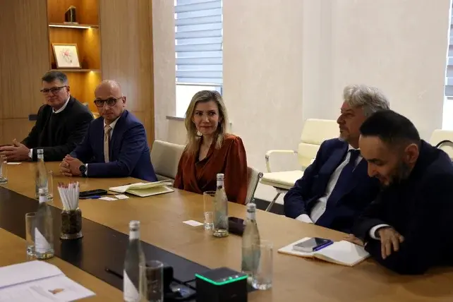 Oʻzbekiston konchilik vazirining birinchi oʻrinbosari Endeavor Mining va In2Metals bilan hamkorlikni muhokama qildi