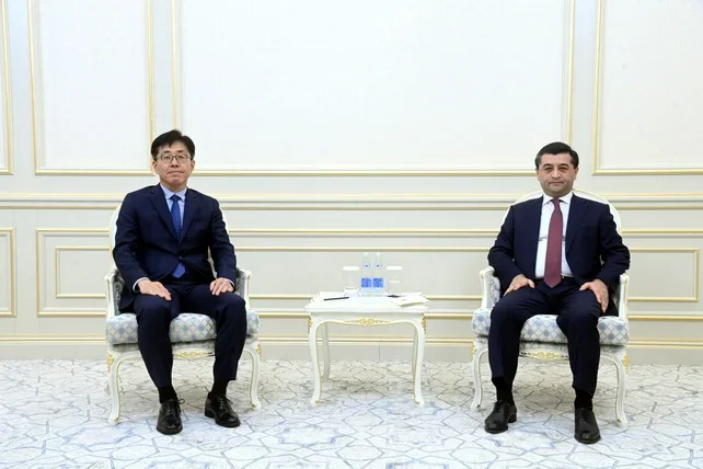 Uzbekistan FM Meets South Korean Ambassador in Tashkent