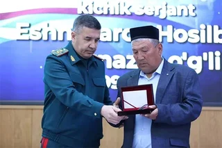 YPX inspektori Hosilbek Eshnazarov oilasiga kvartira va “Jasorat” medali topshirildi