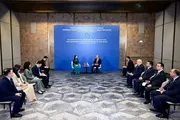 Мирзиёев встретился с вице-президентом Вьетнама